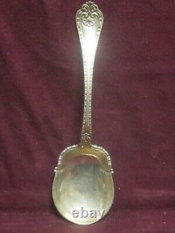 Alvin Sterling Wellington CASSEROLE OR BERRY SERVING SPOON 8 1/4 No Mono