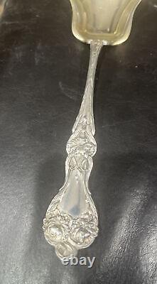 Antique Majestic by Alvin Mfg. Co. Sterling Silver Berry Serving Spoon 9 1/4