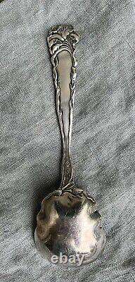 Raphael by Alvin 40g Sterling Berry Spoon Daffodil 6 Figural Art Nouveau