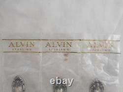 Alvin Vivaldi 1966 Trois cuillères à soupe et dessert ovales en argent sterling neuves sous emballage.