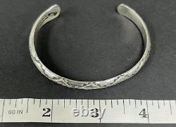 Bracelet de manchette en argent sterling fait main par Alvin Toadacheene, de style navajo vintage