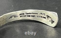 Bracelet de manchette en argent sterling fait main par Alvin Toadacheene, de style navajo vintage