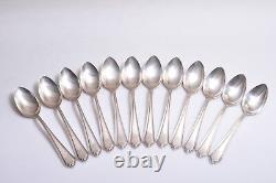 Douze cuillères à dîner en argent sterling Hamilton Alvin 1910 monogrammées M