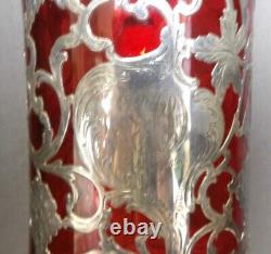Pichet en verre de rubis avec incrustation en argent sterling Alvin de 1910, 10 1/2 pouces.