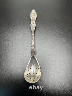Vieille cuillère à olives en argent sterling Alvin/Gorham Old Orange Blossom 6 1/8